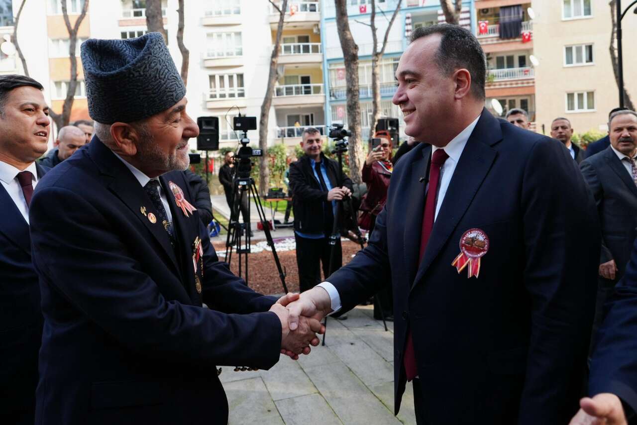 canakkale-zaferinin-111-yilinda-sehitler-manisada-anildi-30