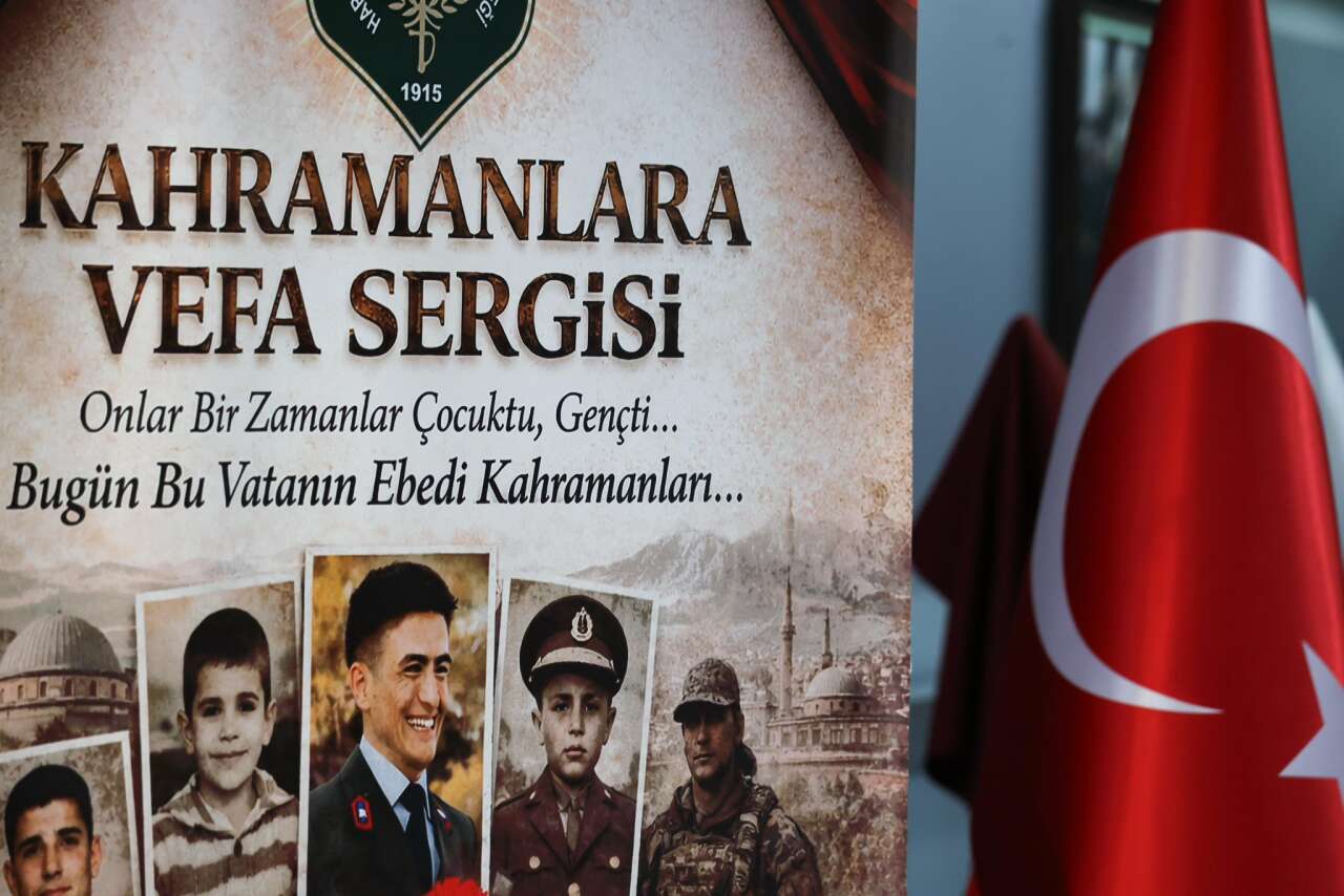 canakkale-zaferinin-111-yilinda-sehitler-manisada-anildi-6