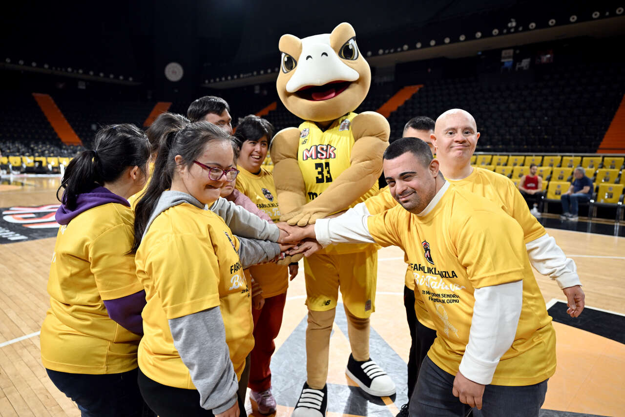 mersin-buyuksehir-down-sendromlu-cocuklari-msk-ile-bulusturdu-8