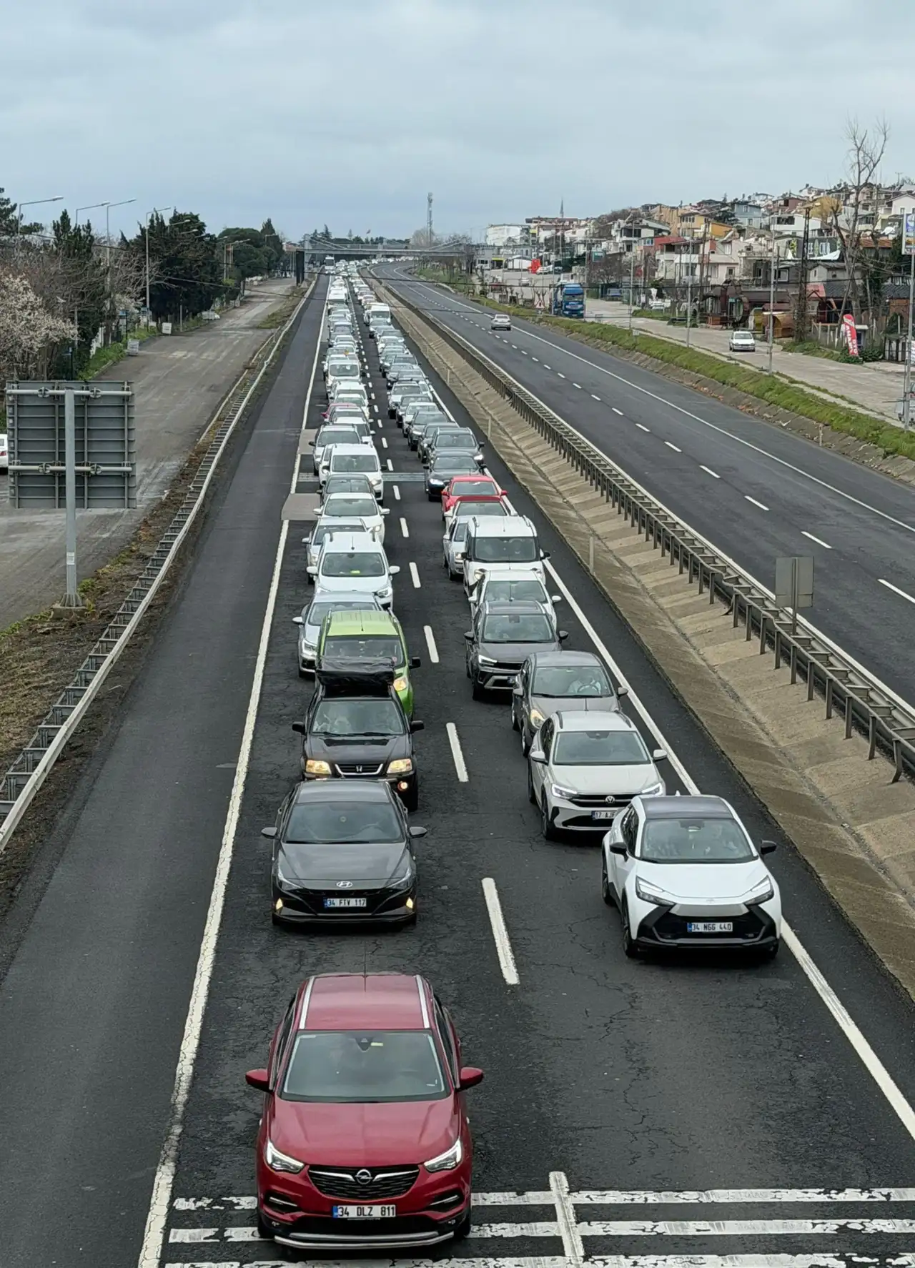 tekirdag-istanbul-kara-yolunda-arac-yogu-1224198-364001