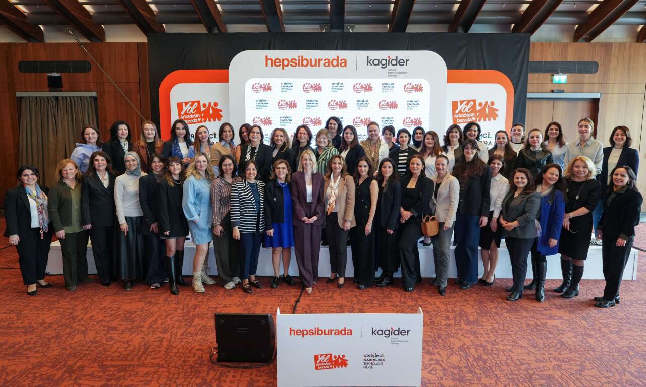 yol-arkadasin-burada-toplu-fotograf