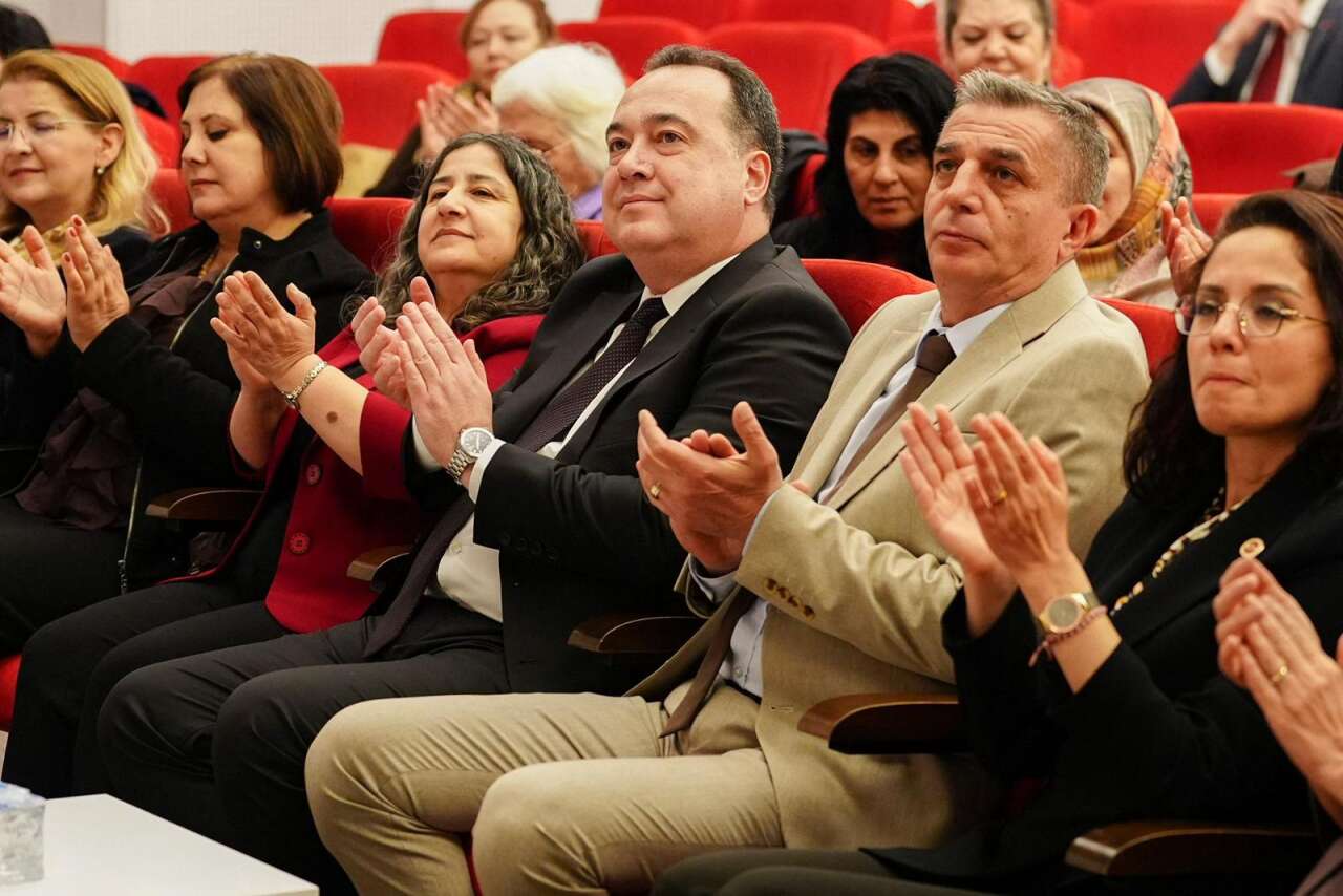 kadin-belediye-baskanlari-manisada-bir-araya-geldi-9