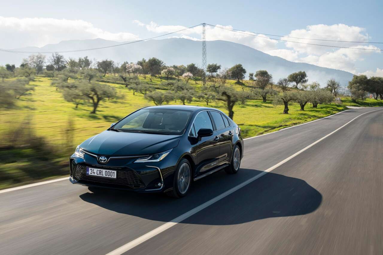 toyota-corolla-sedan-1