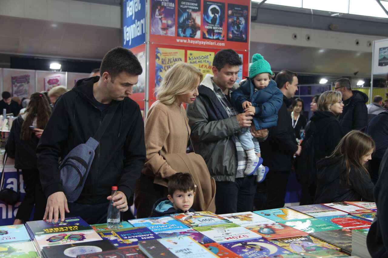 1775462114-tuyap-bursa-kitap-fuari-1