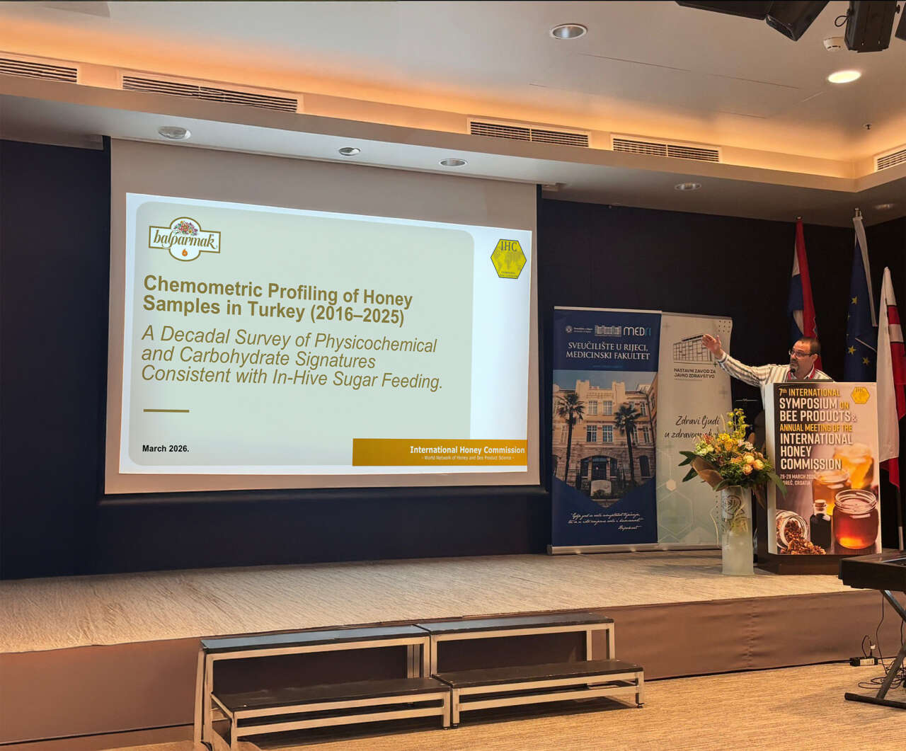 1775464552-sempozyum