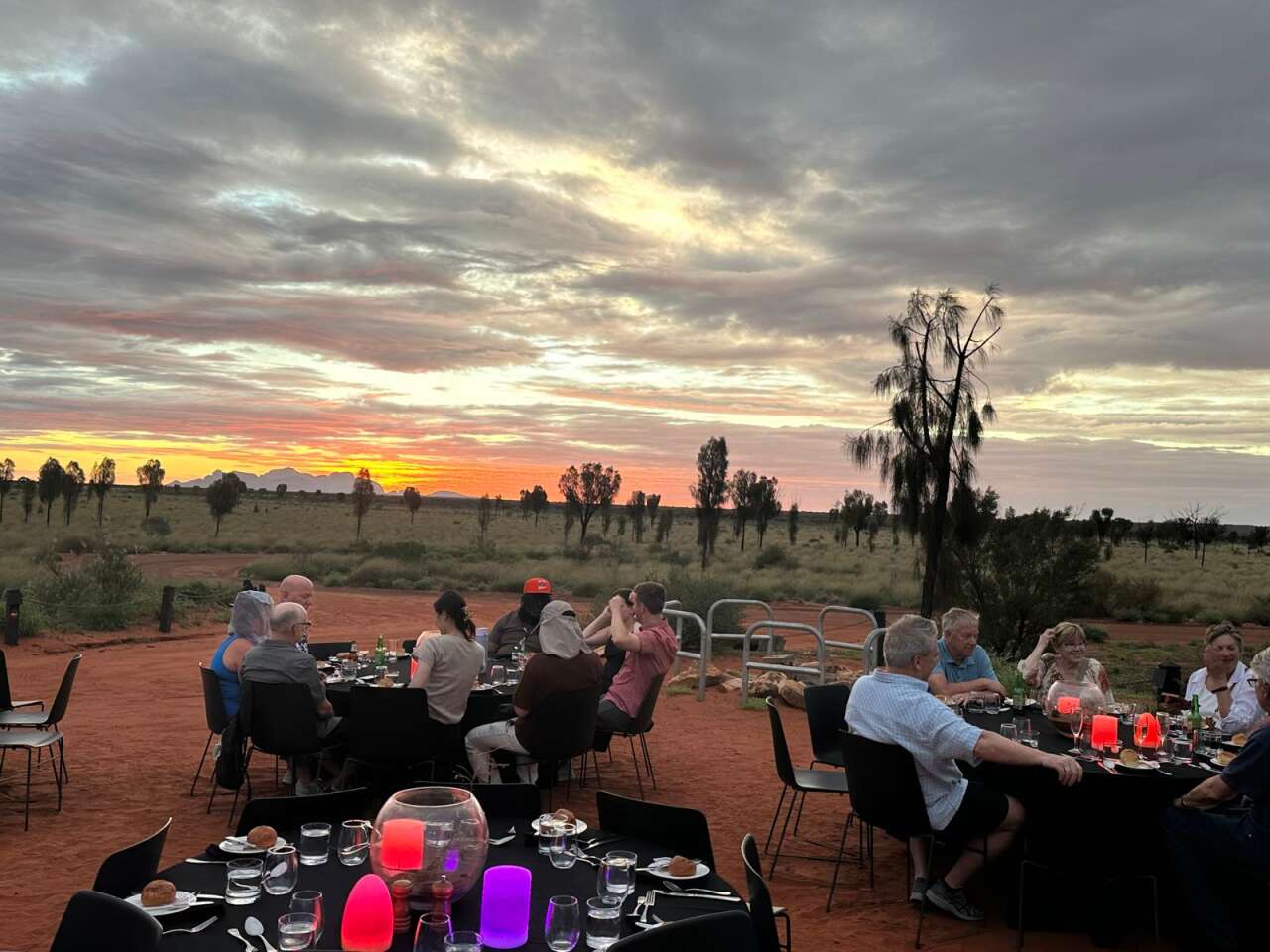 sounds-of-silenceda-aksam-yemegi