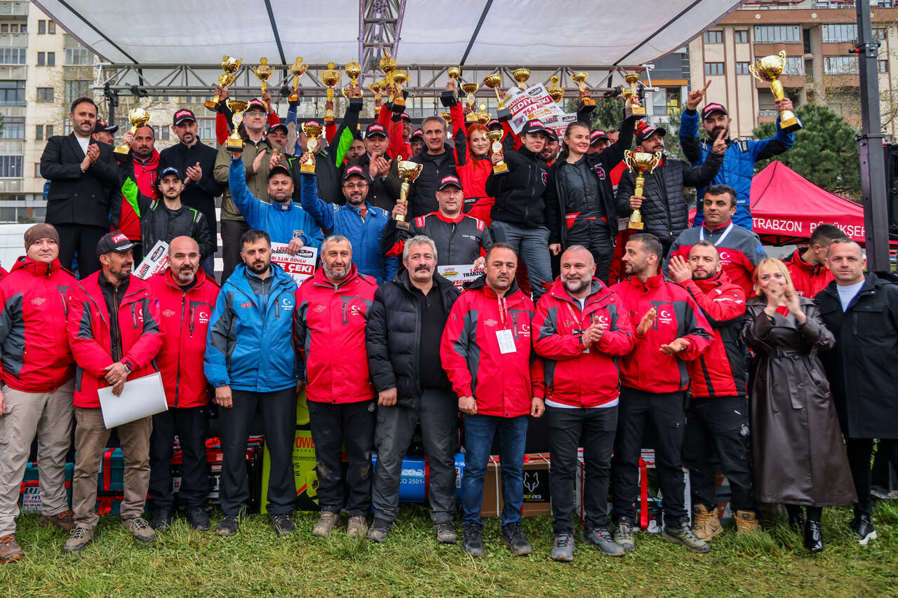 1776072497-petlas-offroad-2026-1-trabzon-podyum