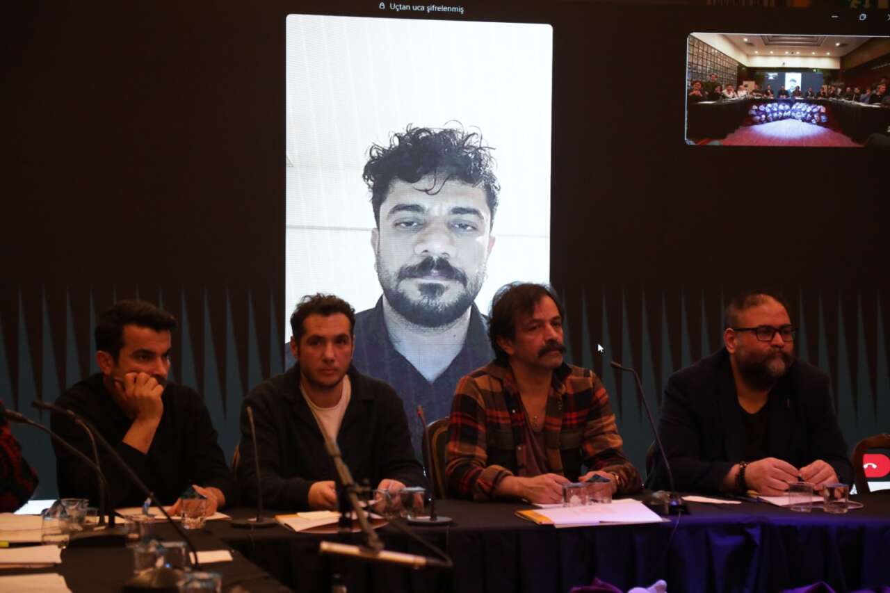 okuma-yazarli-detay-pek-iyi-degil-tiyatrosu-1