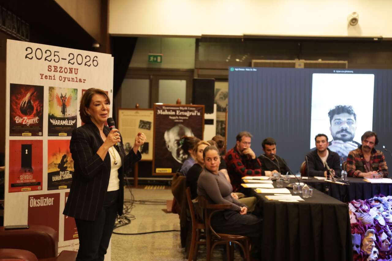 aysegul-issever-okuma-tiyatrosu-3