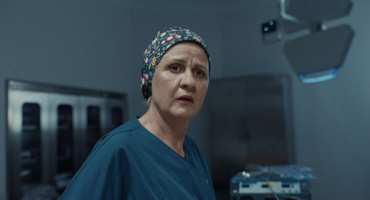 karanlikta-islik-calanlar-hulya-gulsen