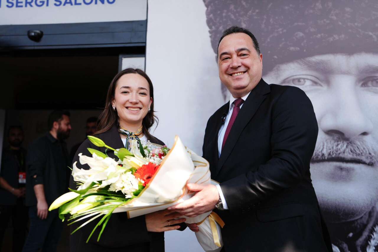 manisada-sanat-ve-gelenek-bulustu-frida-kahlo-sergisi-kapilarini-acti-16