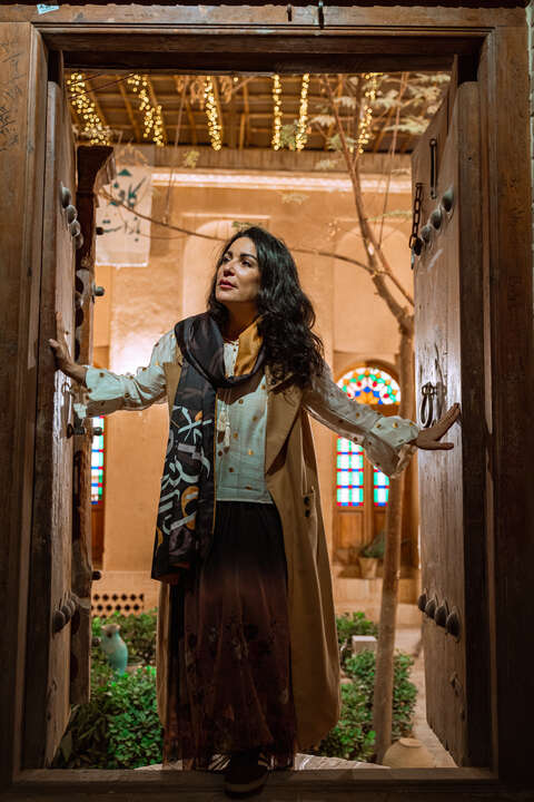 shahzadeh-n-igual18-jpg