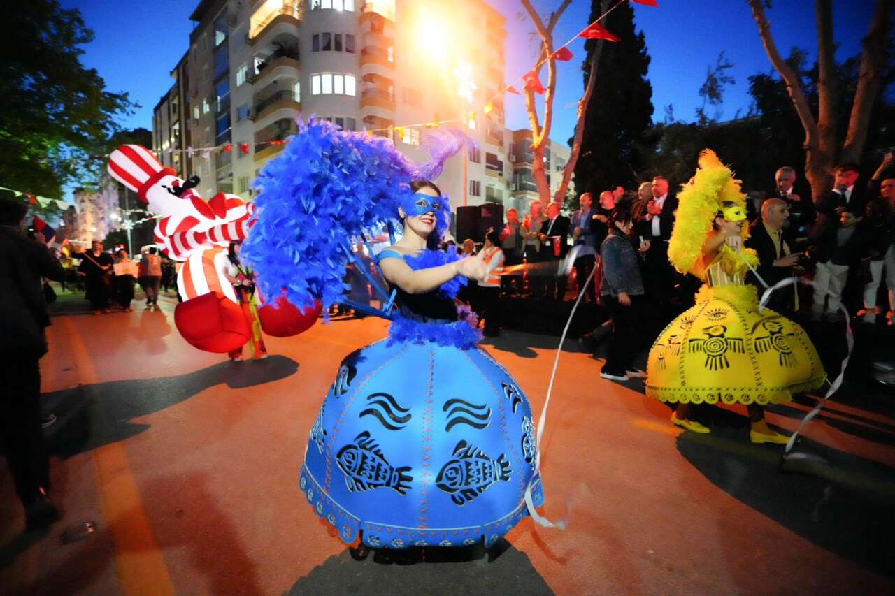 mesir-coskusu-sokaklara-tasti-486-yil-heyecani-kortejle-basladi-3