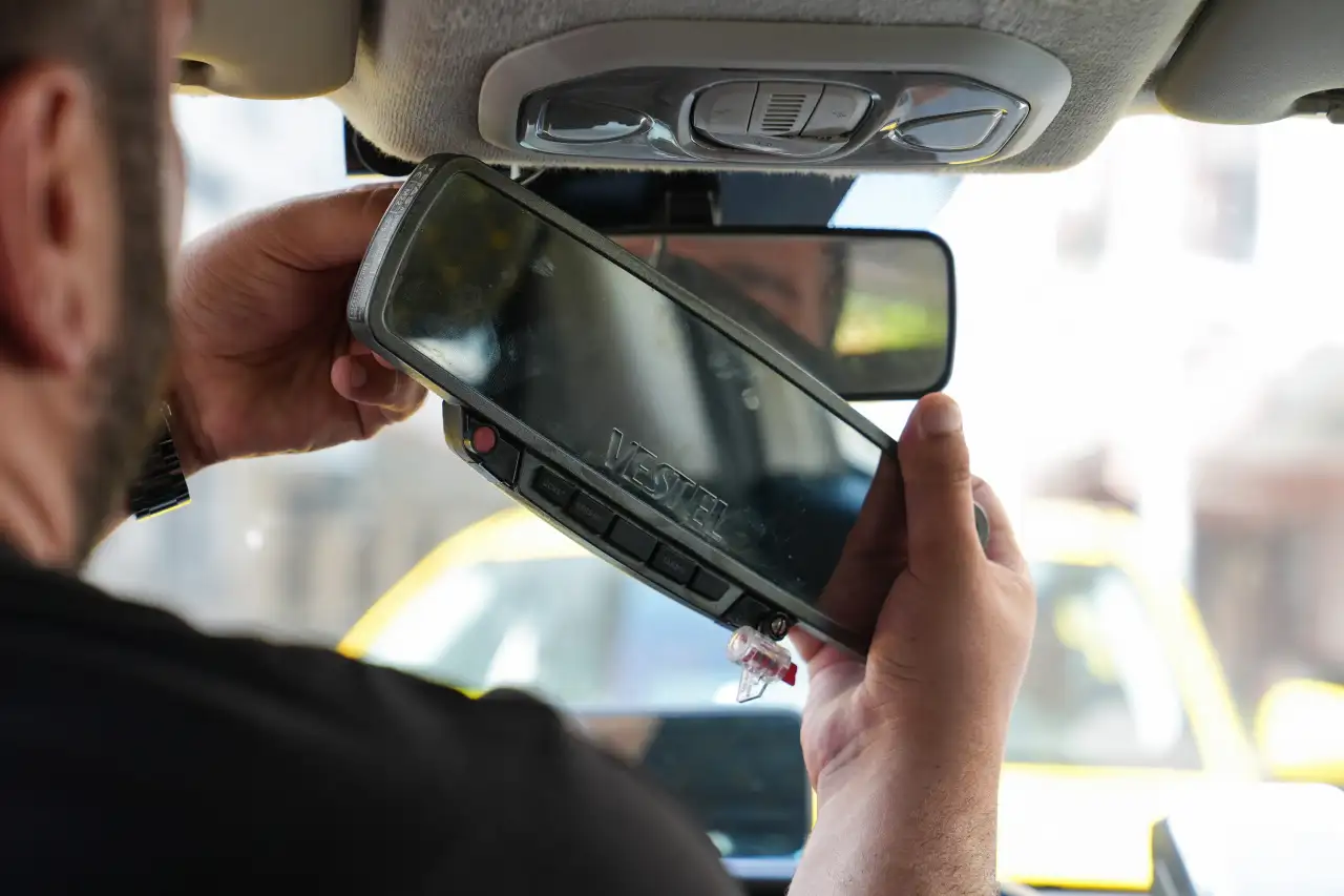 aa-20240728-35251717-35251714-istanbulda-taksimetre-guncelleme-kuyrugu-suruyor