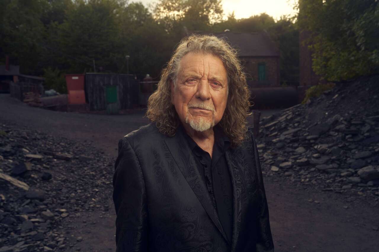 3-robert-plant-by-tom-oldham