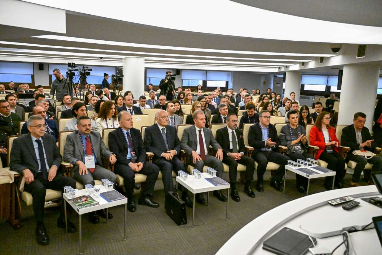 baskan-secer-tbbnin-yonetici-gelistirme-programinin-tanisma-bulusmasina-katildi-5