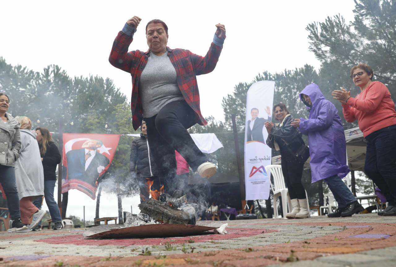 mersin-buyuksehir-ile-bu-yil-da-hidirellez-coskuyla-kutlandi-4