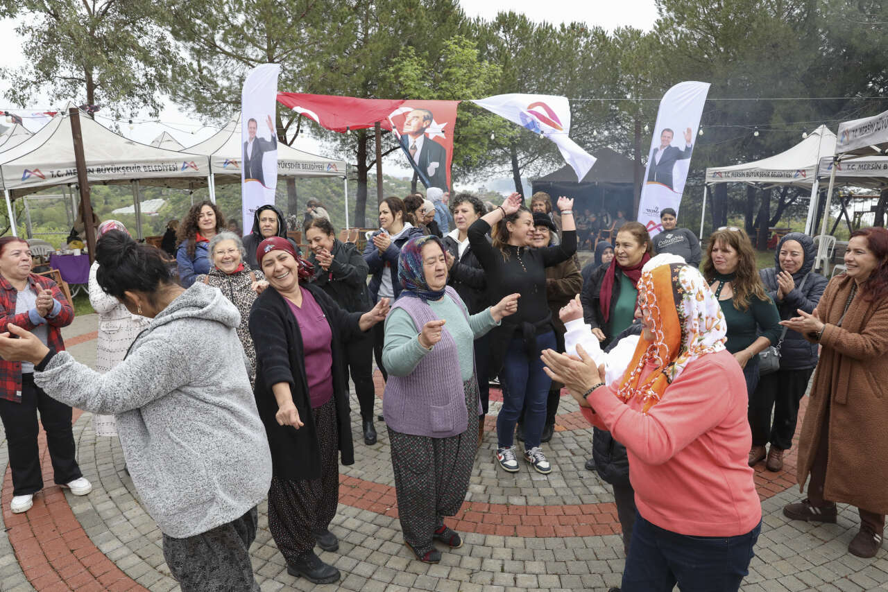 mersin-buyuksehir-ile-bu-yil-da-hidirellez-coskuyla-kutlandi-7