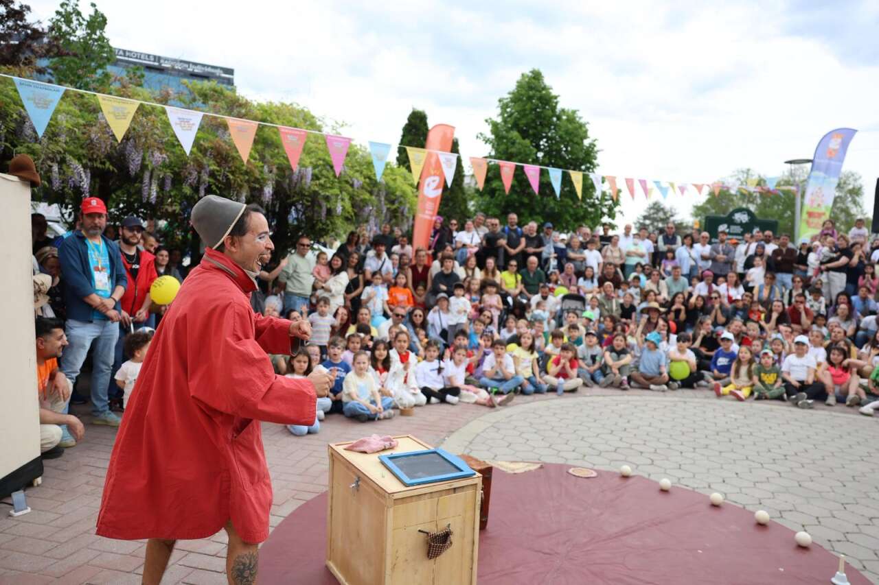 17-uluslararasi-cocuk-genclik-ve-kukla-tiyatrolari-festivali-basladi-1