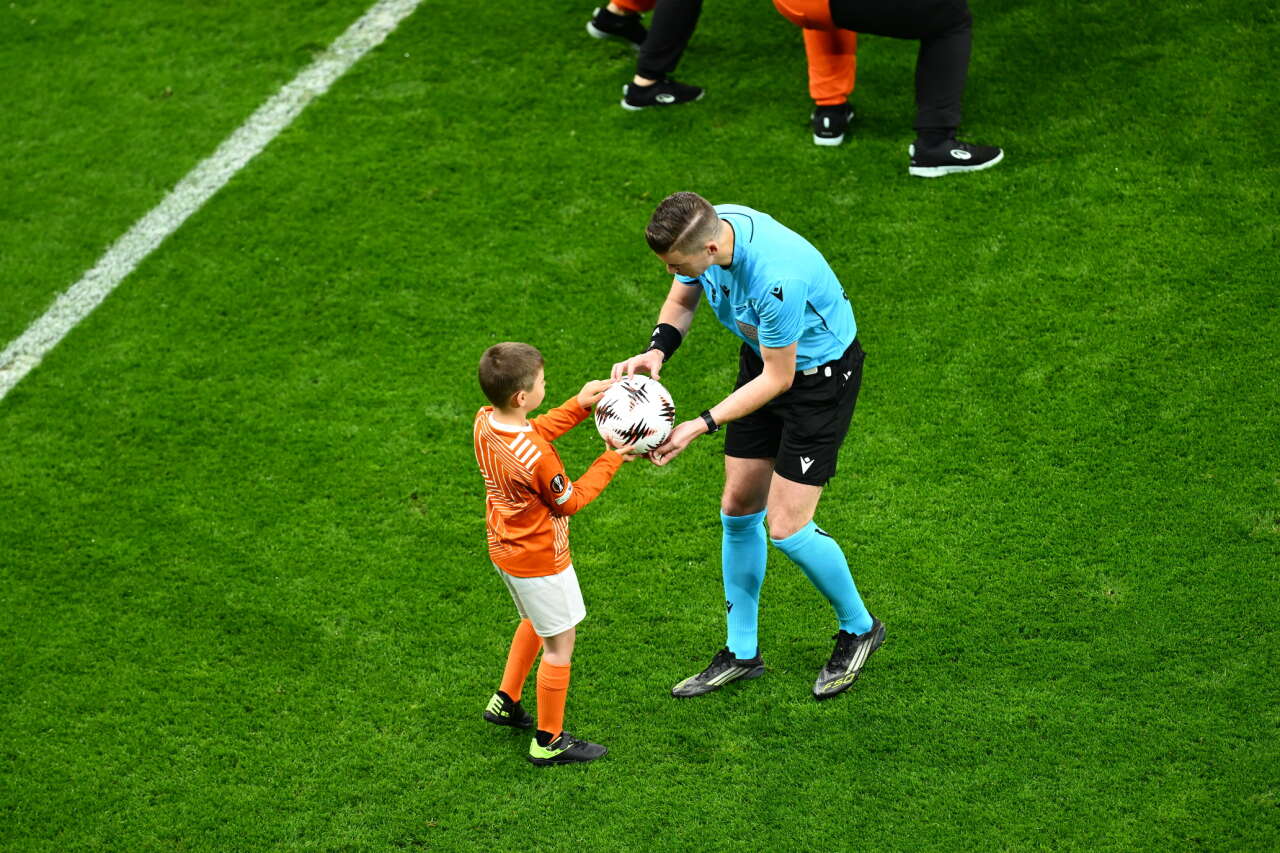 1779306455-uefa-avrupa-finali-6-ya-ndaki-cihangir-3