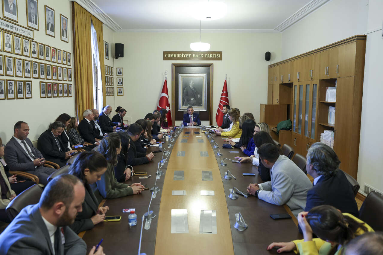 ozgur-ozel-4