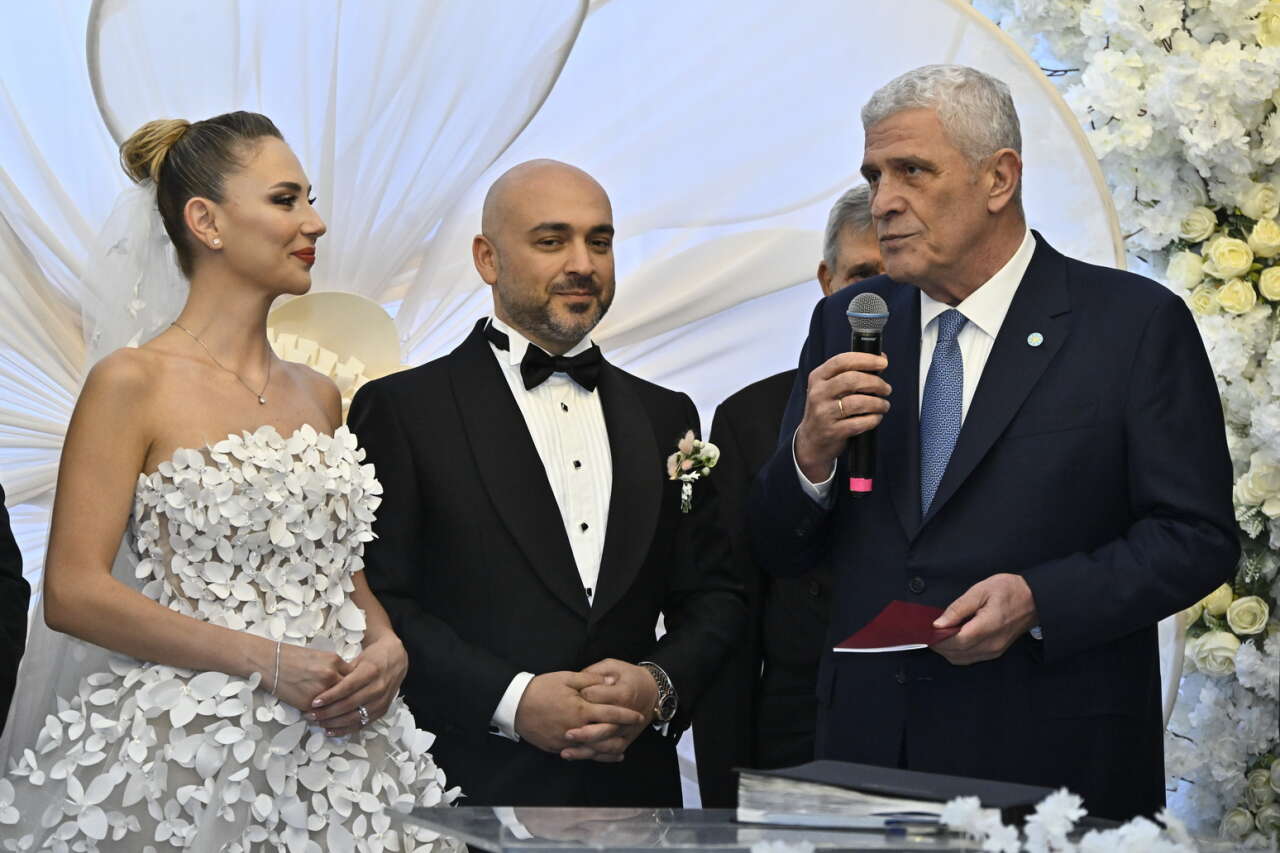 dervisoglu-berkay-alara-ciftinin-nikah-sahidi-oldu-2