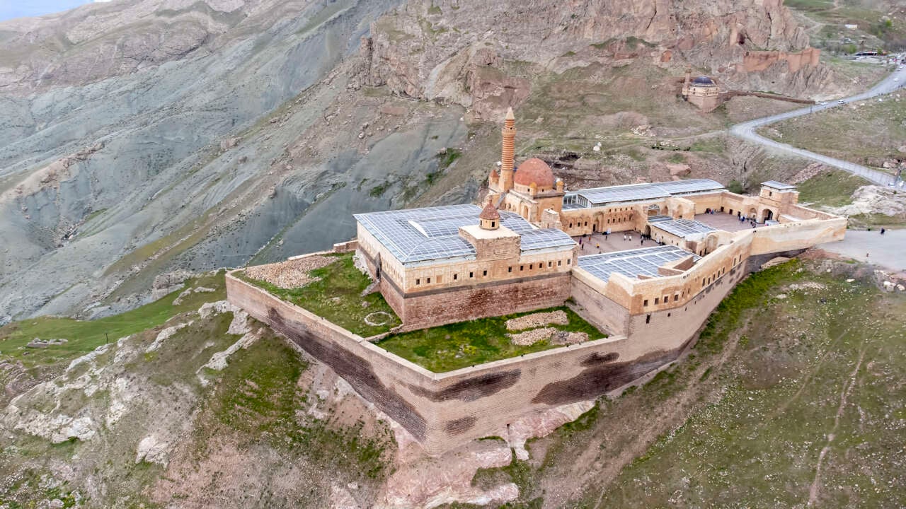 1780996726-a-ri-ishak-pasha-palace-ishakpasa-sarayi-near-dogubay-2026-01-09-07-50-44-utc
