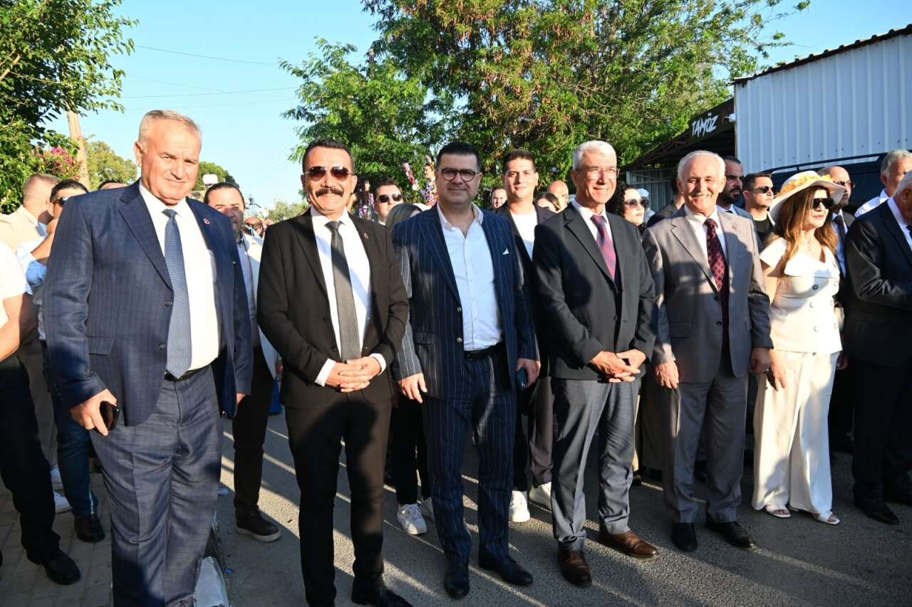 manisa-buyuksehir-belediyesi-heyeti-guzelyurt-portakal-festivaline-katildi-1