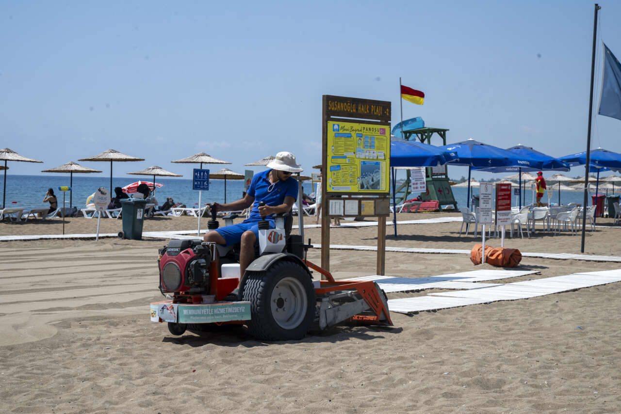 mersin-buyuksehirin-plajlari-yaz-sezonunda-tatilcilerin-gozdesi-oldu-8