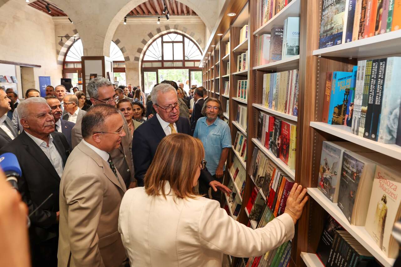 turkiye-is-bankasi-kultur-yayinlari-gaziantepte-8