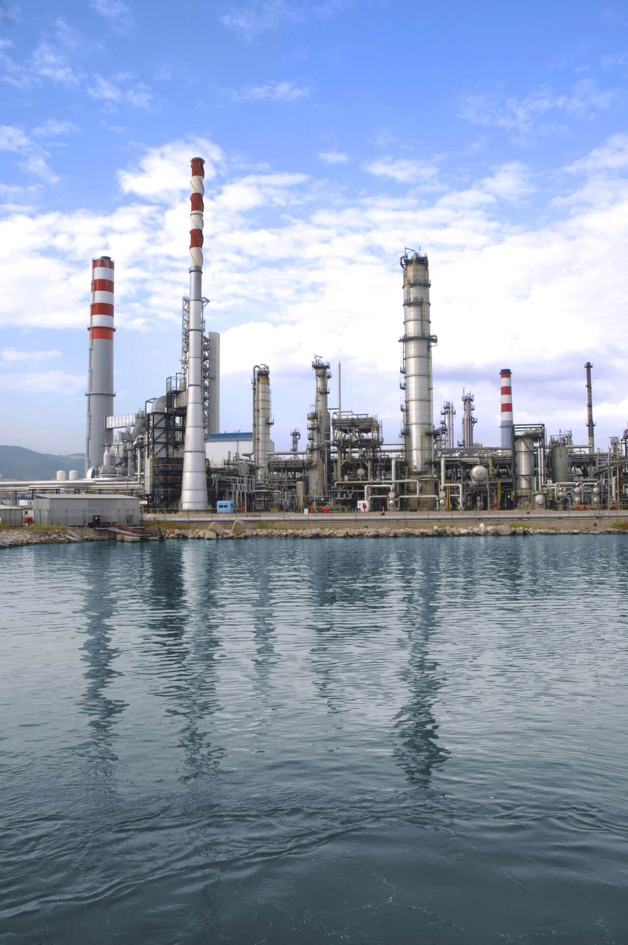 1785498937-izmit-rafinerisi-b-y-k-g-rsel-2