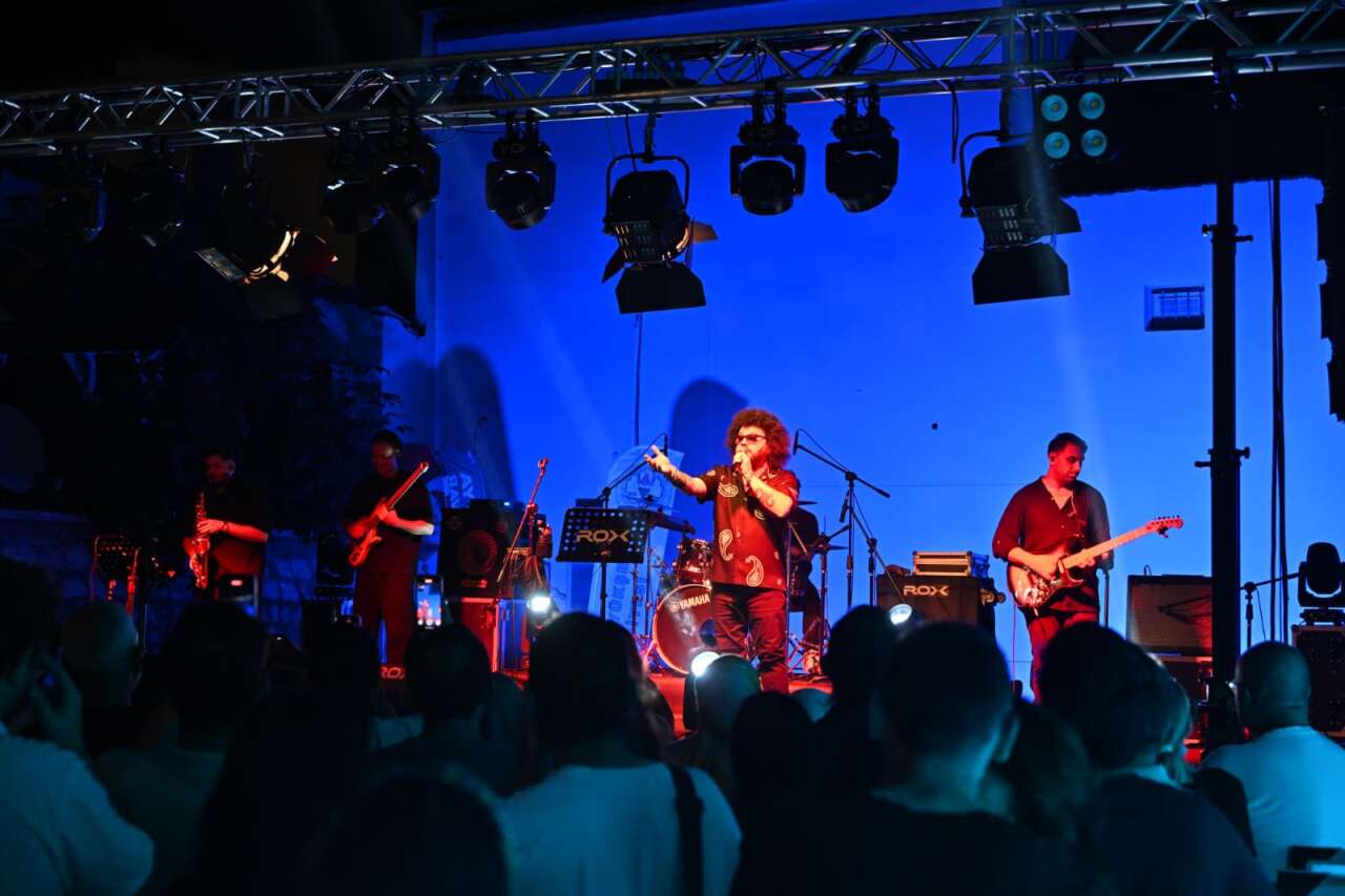 can-gox-manisalilara-unutulmaz-bir-gece-yasatti-1
