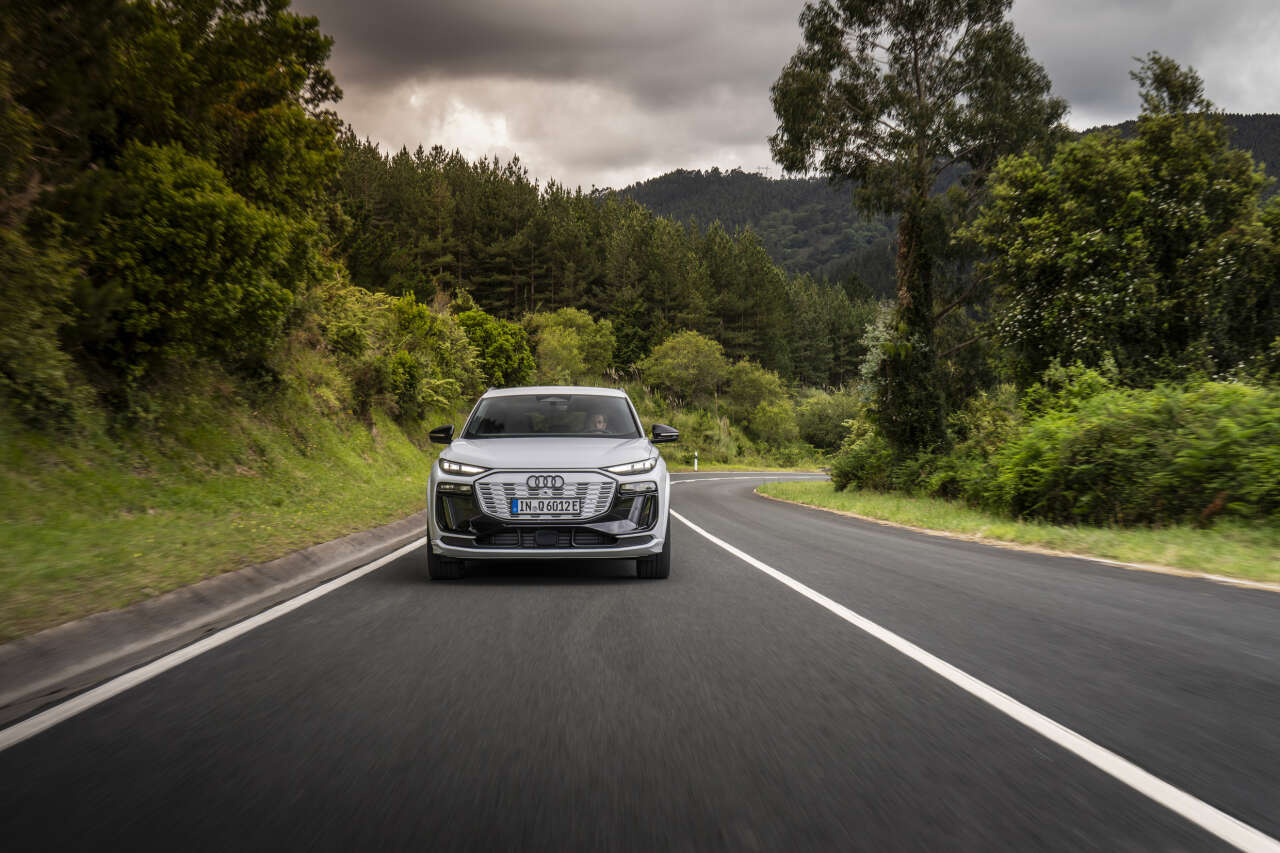 1787657592-audi-q6-e-tron-4
