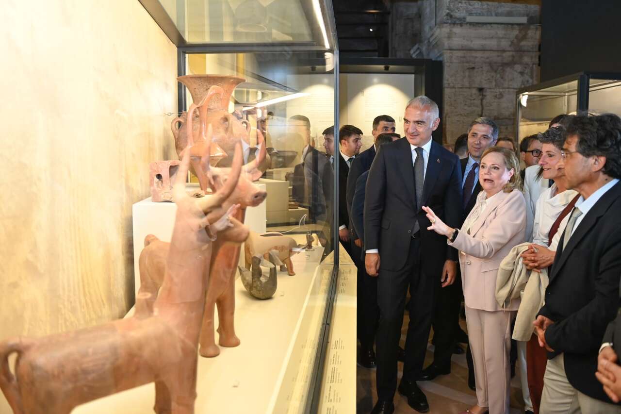 01-kultur-ve-turizm-bakani-mehmet-nuri-ersoy-3