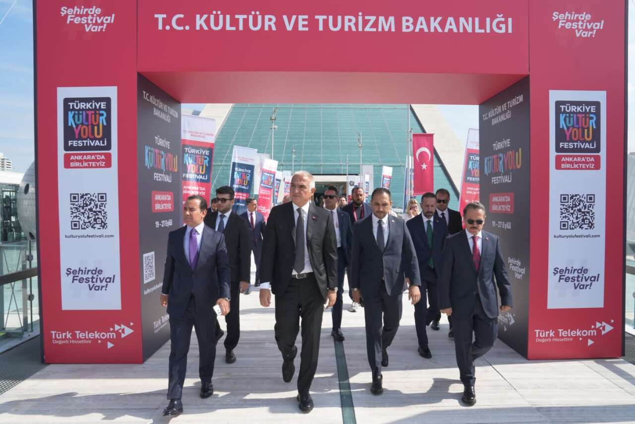 1789801969-k-lt-r-ve-tur-zm-bakani-mehmet-nur-ersoy-10