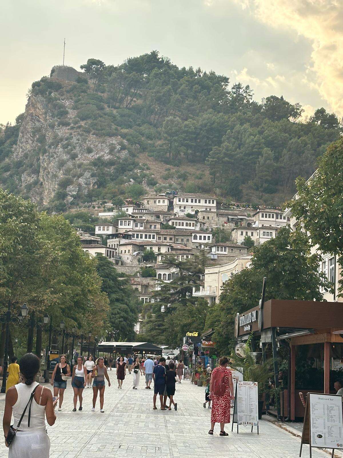 cumhuriyet-bulvari-berat