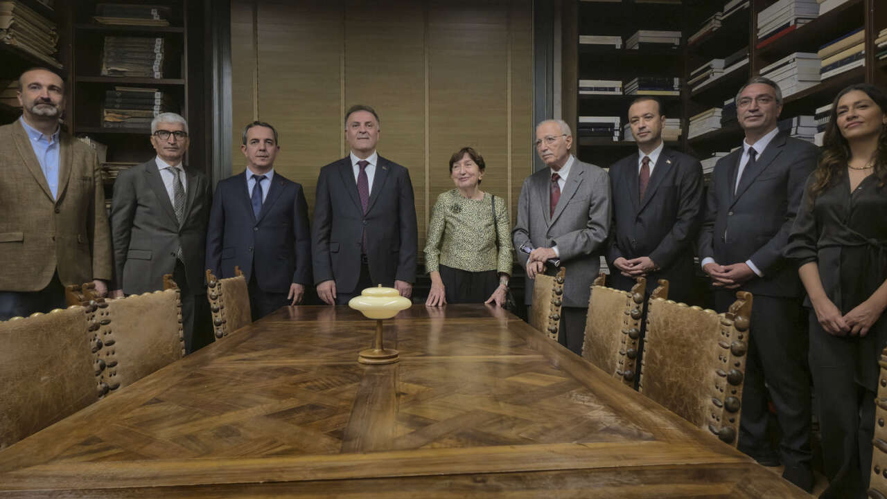 ibb-cumhuriyet-tarihi-arastirmalari-merkezi-acildi-1