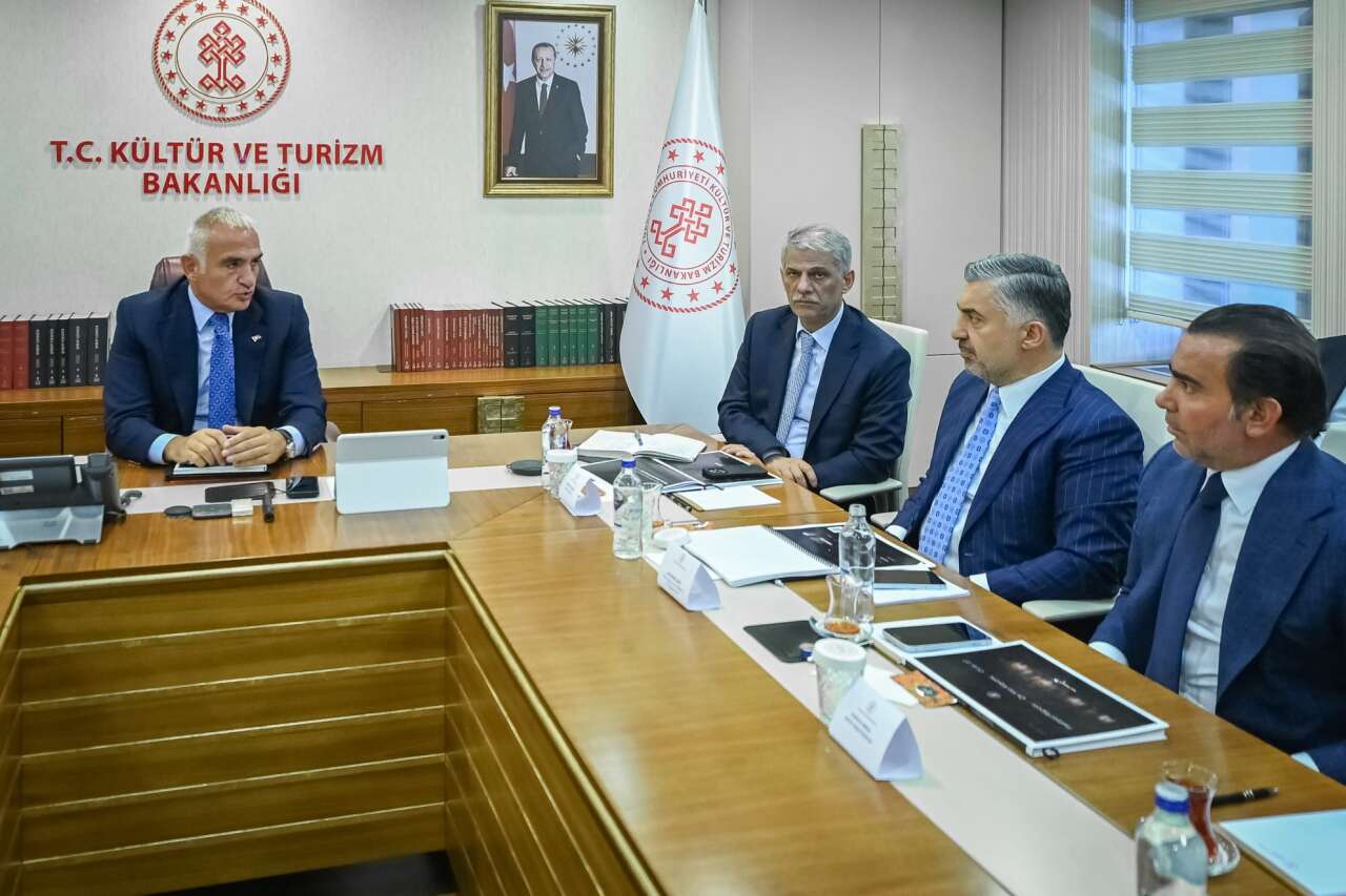 1790838459-ku-ltu-r-ve-turi-zm-bakani-mehmet-nuri-ersoy-4