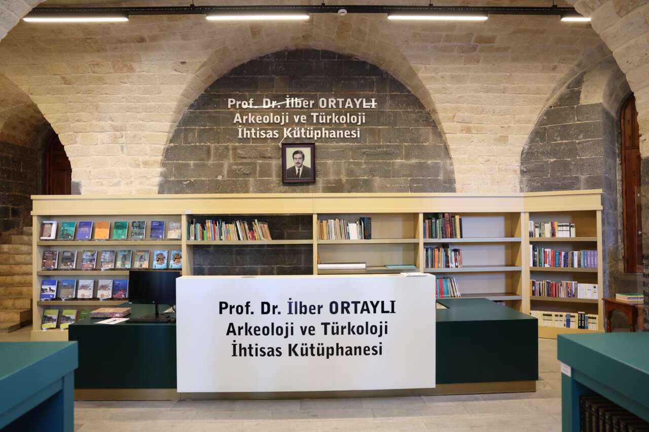 prof-dr-ilber-ortayli-arkeoloji-ve-turkoloji-ihtisas-kutuphanesinin-acilis-programi-yapildi-2