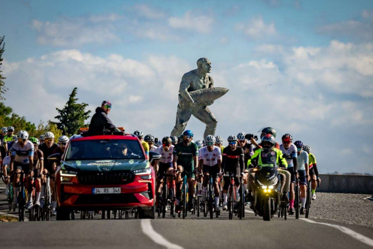 1791208886-skoda-canakkale-gran-fondo-ile-iki-kitada-bisiklet-heyecani-yasandi-2