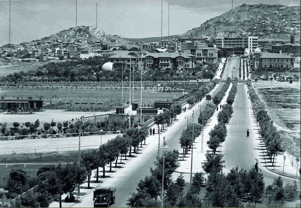 ankara-cumhuriyet-bulvari-1930lar